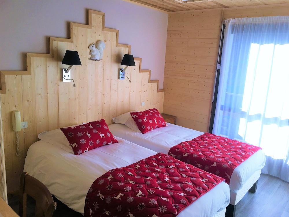 Hotel Le Soly モルジヌ エクステリア 写真